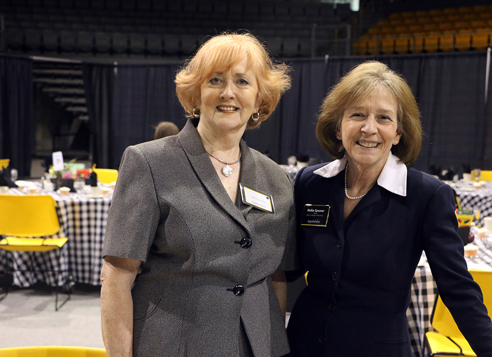 Dean Spooner and RCOE Advancement Board member, Alice Greene, enjoy the luncheon.