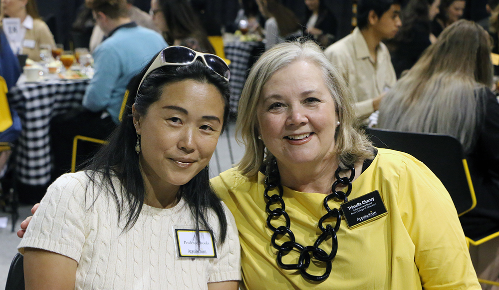 Doctoral candidate and WJ Office Scholarship recipient, Prudence Brooks, meets WJ Office representative, Trimella Chaney.